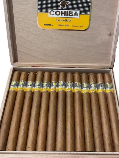 Cohiba Piramides limited edition 2001 - High Resolution
