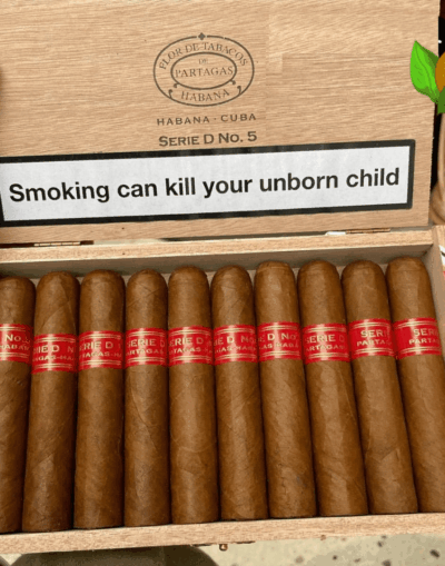 Partagas Serie D No. 5 Cuban Cigars - Detail View