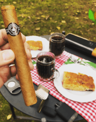 Montecristo Double Corona Limited Edition 2001 Cuban Cigar - Image 1