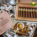 Cohiba Robustos Supremos Cigar Close-up - Premium Quality