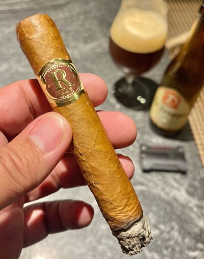 Vegas Robaina Famosos Cuban Cigar - Image 1