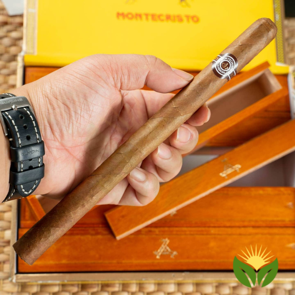 Puros Montecristo - The Art of Handcrafted Cuban Cigars
