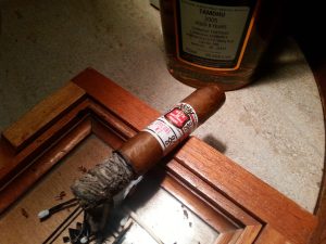 Hoyo de Monterrey Epicure No. 2 - A Comprehensive Review of a Classic Cigar